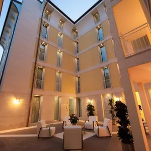 Residenza Agnello D'oro מלון דירות